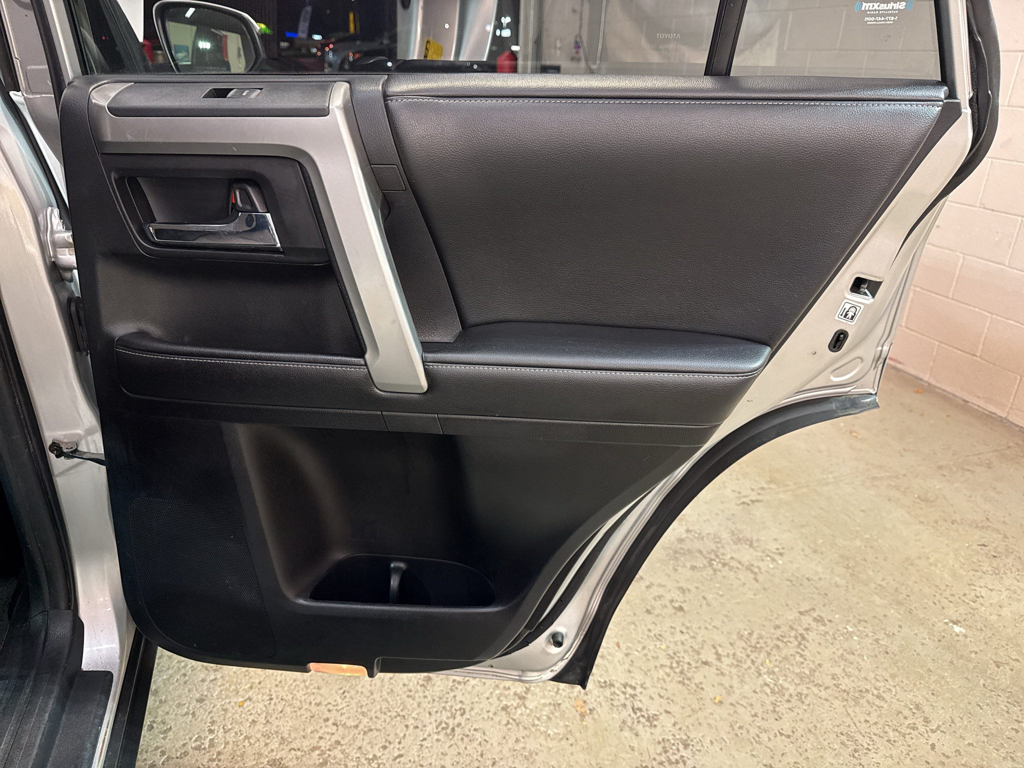 Used 2015 Toyota 4Runner SR5 AWD/4WD image 27