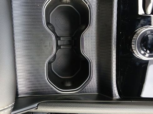 New 2026 Jeep Grand Cherokee Altitude image 21