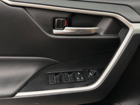Used 2025 Toyota RAV4 XLE image 27