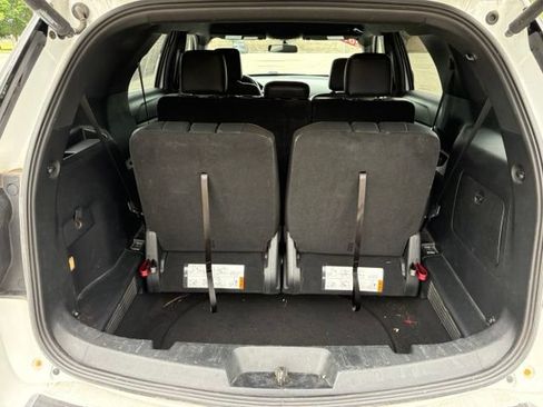 Used 2018 Ford Explorer XLT w/ Equipment Group 202A AWD/4WD image 15