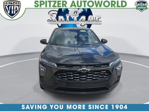 Used 2024 Chevrolet Trax RS w/ Driver Confidence Package FWD image 3