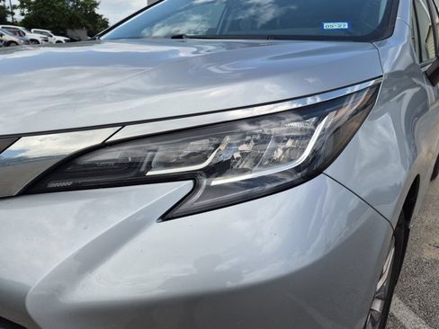 Used 2021 Toyota Sienna XLE FWD image 14