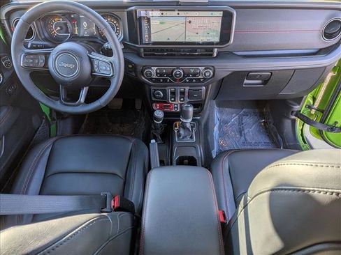 Used 2025 Jeep Wrangler Rubicon image 19