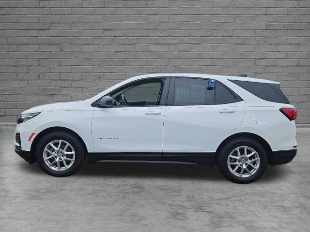Used 2024 Chevrolet Equinox LS w/ LS Convenience Package FWD image 2