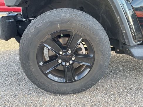 Used 2022 Jeep Wrangler Unlimited Sahara image 10