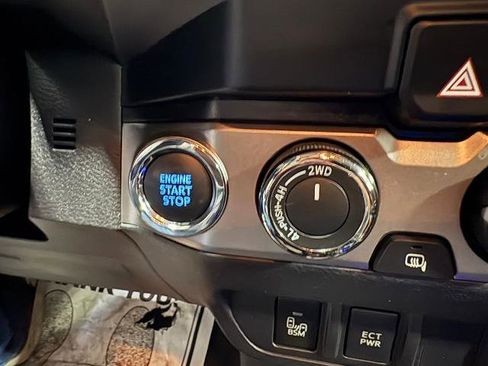 Used 2023 Toyota Tacoma SR5 w/ Technology Package AWD/4WD image 17