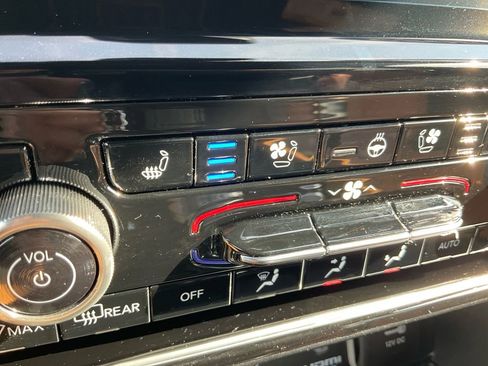 Used 2025 Jeep Grand Cherokee Summit image 23