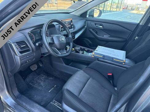 Certified 2025 Nissan Rogue SV image 11
