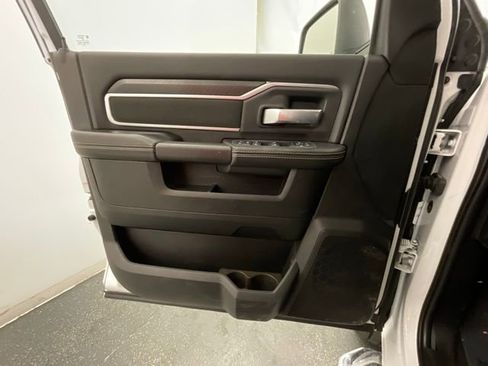 Used 2025 RAM 2500 Big Horn AWD/4WD image 9