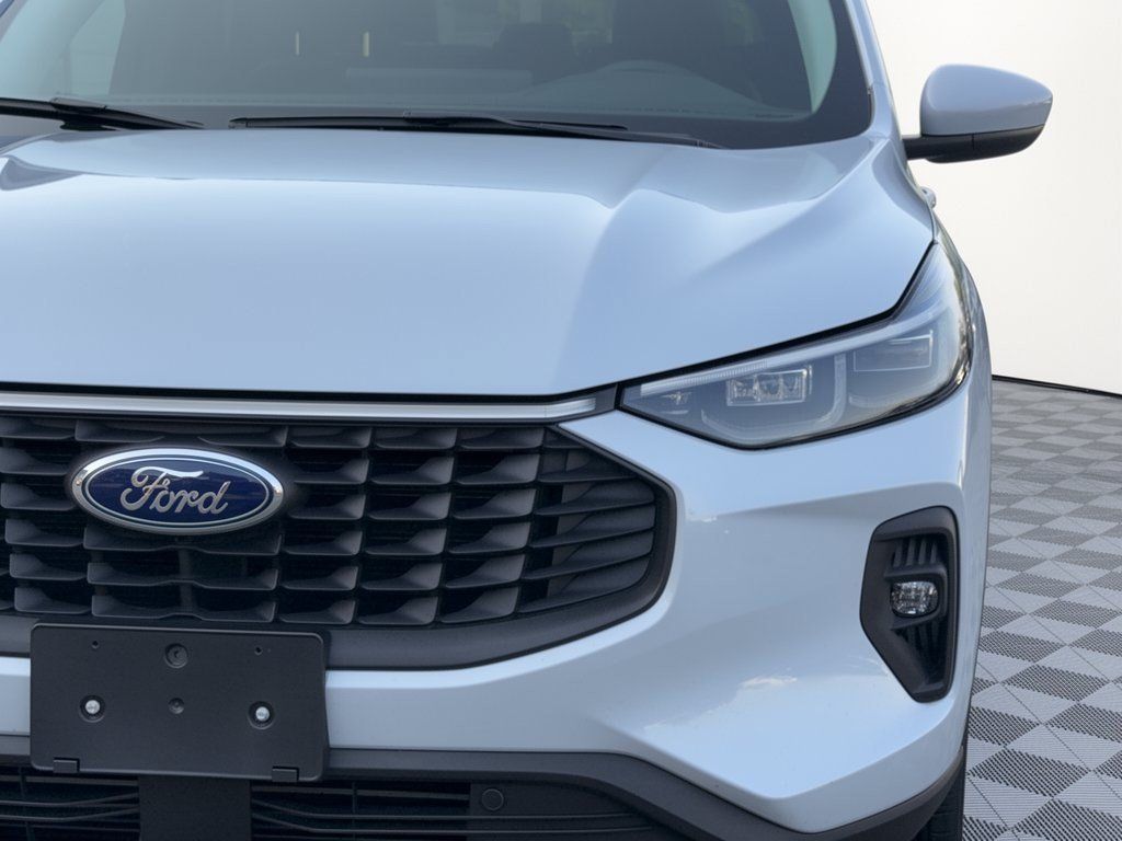 Used 2025 Ford Escape Platinum AWD/4WD image 12
