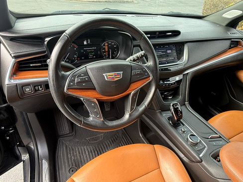 Used 2021 Cadillac XT5 Premium Luxury image 12