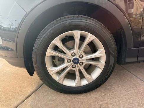 Used 2019 Ford Escape SEL image 10