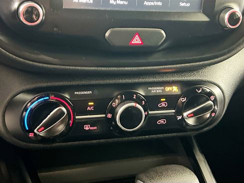 Used 2021 Kia Soul LX FWD image 26