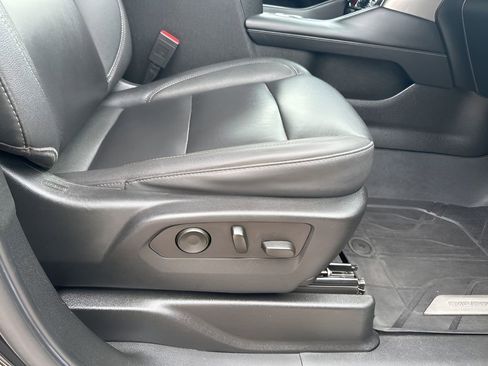 Used 2023 Chevrolet Suburban LT w/ Luxury Package AWD/4WD image 24