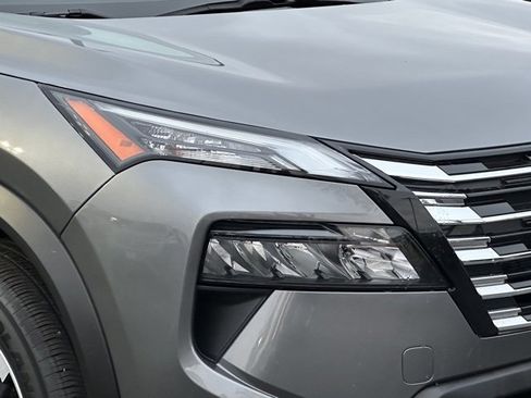 Certified 2024 Nissan Rogue SV w/ SV Premium Package image 5