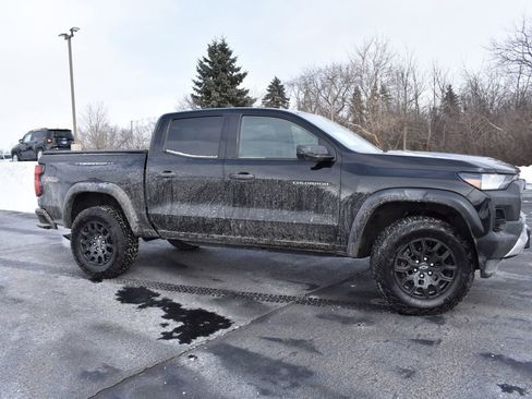 Used 2023 Chevrolet Colorado Trail Boss image 4