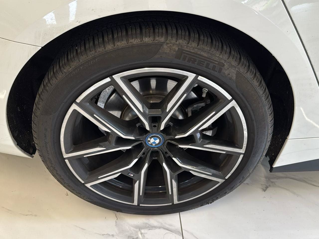 Used 2024 BMW i4 eDrive40 w/ M Sport Package RWD image 31