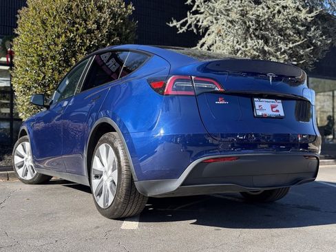 Used 2024 Tesla Model Y Long Range image 20
