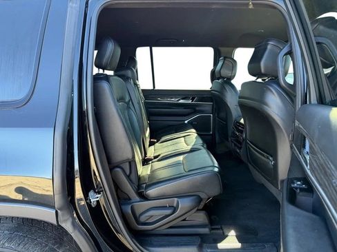 Used 2022 Jeep Wagoneer Series II image 31