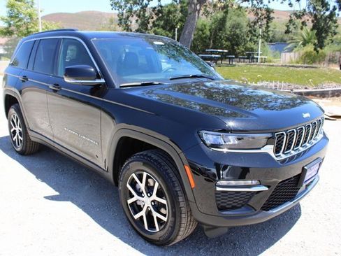New 2025 Jeep Grand Cherokee Limited image 3