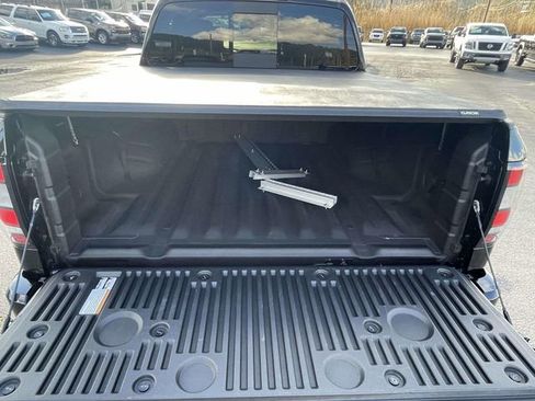 Used 2024 Nissan Frontier SV w/ SV Convenience Package image 9