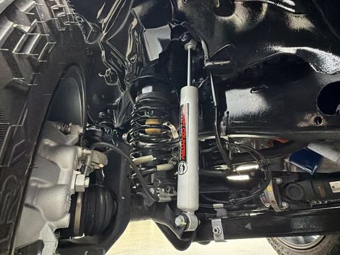 Used 2024 Jeep Wrangler Unlimited Sahara AWD/4WD image 16