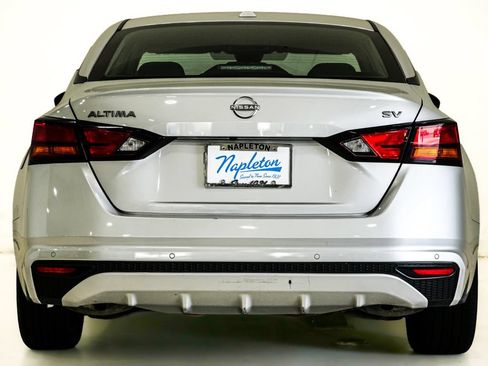 Used 2024 Nissan Altima 2.5 SV FWD image 7