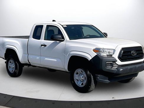Used 2022 Toyota Tacoma SR RWD image 2