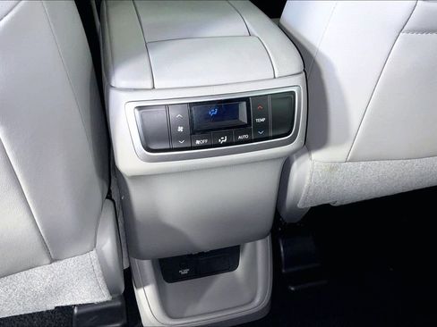 Used 2019 Toyota Highlander Limited image 34