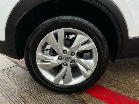 Used 2025 Buick Encore GX Preferred image 9