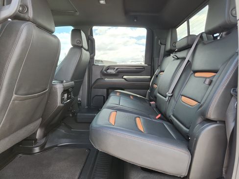 Used 2024 GMC Sierra 2500 AT4 w/ AT4 Premium Plus Package AWD/4WD image 8