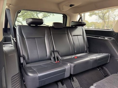 Used 2024 Ford Expedition Max XLT image 19