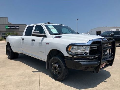 Used 2021 RAM 3500 Tradesman w/ Chrome Appearance Group AWD/4WD image 9
