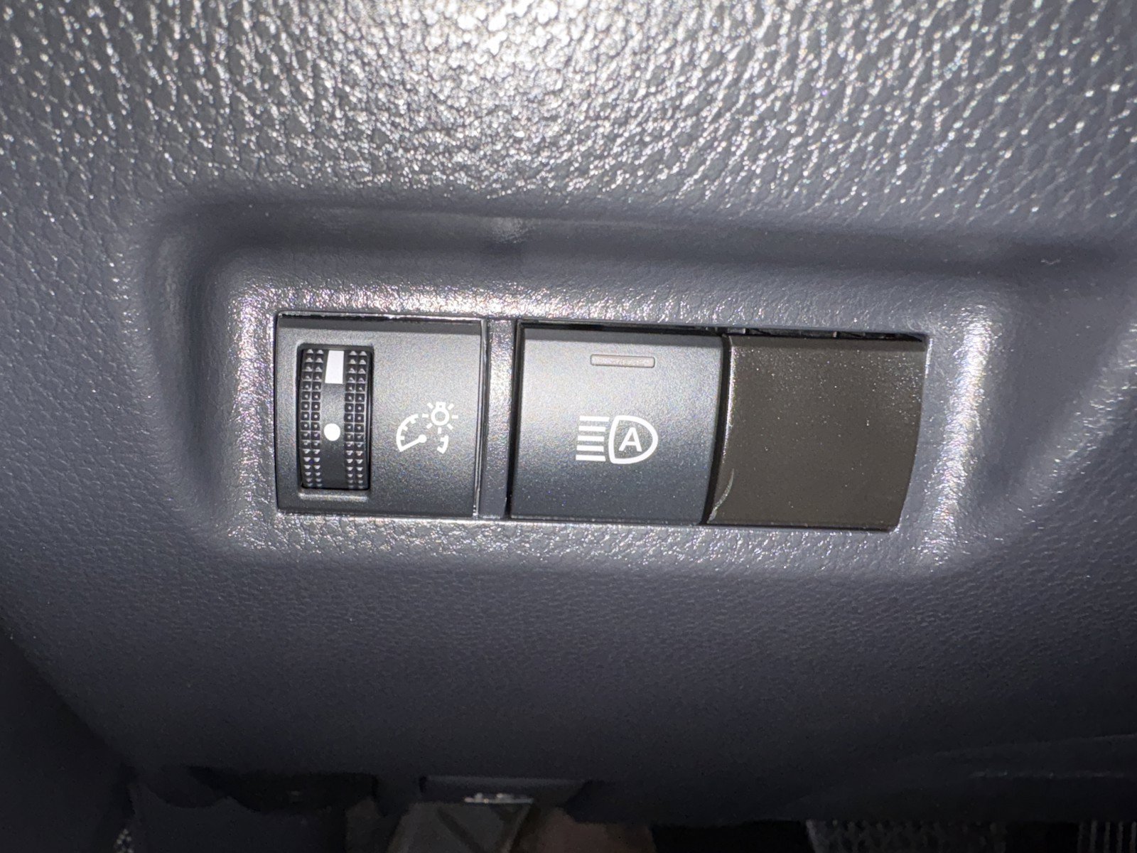 Used 2024 Toyota RAV4 XLE FWD image 22
