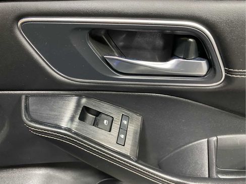 Used 2021 Nissan Rogue SV w/ Premium Package image 29