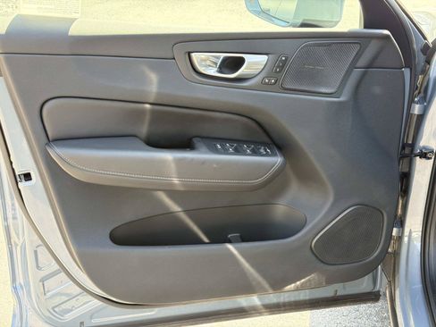 Certified 2023 Volvo XC60 B5 Ultimate w/ Climate Package FWD image 15