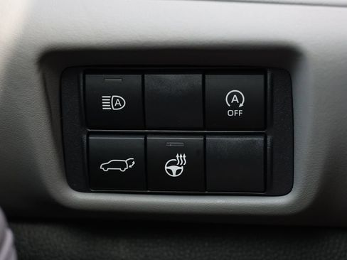 Used 2024 Toyota Highlander Limited FWD image 27