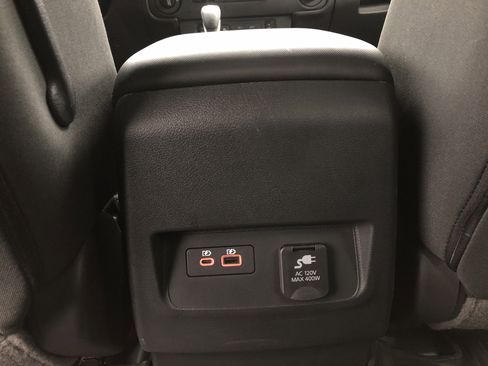 Used 2024 Nissan Frontier PRO-4X w/ Pro Convenience Package image 11