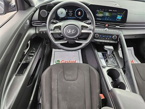 Used 2024 Hyundai Elantra SEL w/ Convenience Package image 11