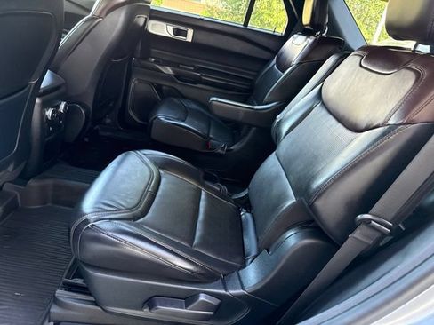 Used 2020 Ford Explorer Platinum w/ Premium Technology Package AWD/4WD image 24