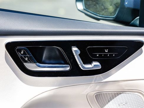 New 2025 Mercedes-Benz C 300 4MATIC Sedan image 22