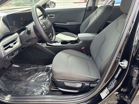 Used 2025 Kia K4 FWD image 27