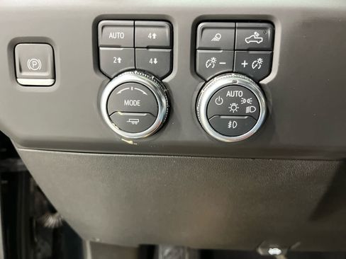 Certified 2024 GMC Sierra 3500 Denali Ultimate image 19