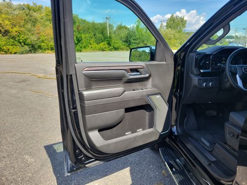 Used 2023 GMC Sierra 1500 SLT w/ SLT Premium Plus Package AWD/4WD image 15