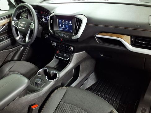 Used 2018 GMC Terrain SLE image 13