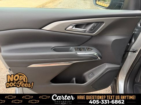 New 2027 Chevrolet Traverse LT w/ Driver Confidence Package FWD image 12