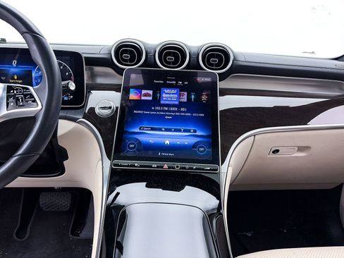 Used 2023 Mercedes-Benz GLC 300 image 7