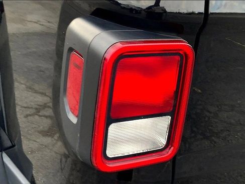 Used 2022 Jeep Gladiator Rubicon w/ Trailer Tow Package image 29