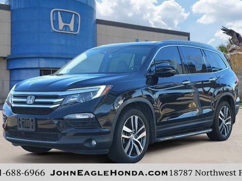 Used 2018 Honda Pilot Touring image 1