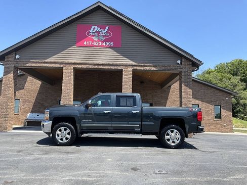 Used 2019 Chevrolet Silverado 2500 LTZ w/ Duramax Plus Package AWD/4WD image 40